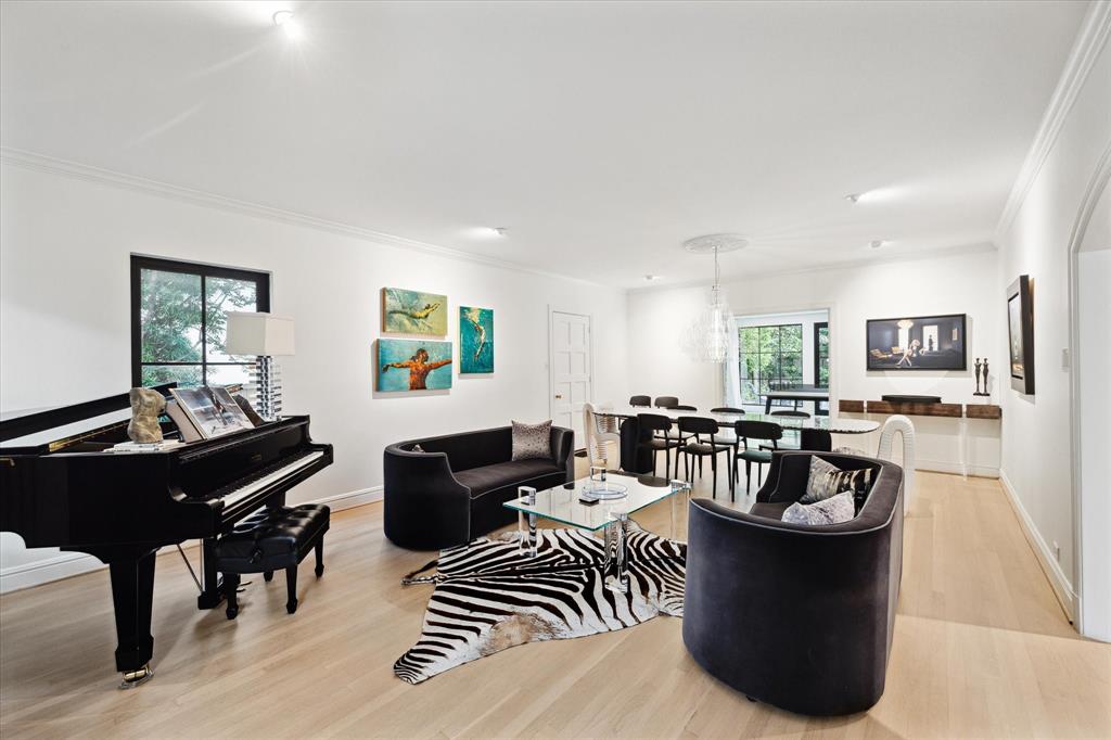 2217 Inwood Drive