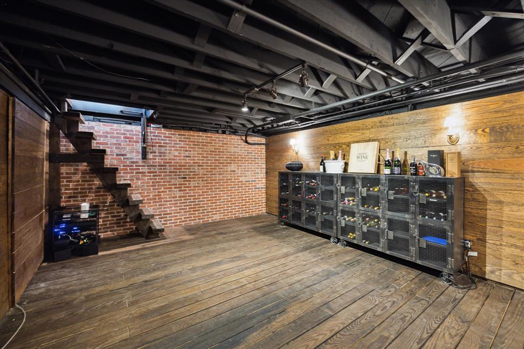 2217 Inwood Drive