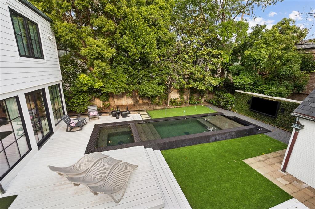 2217 Inwood Drive