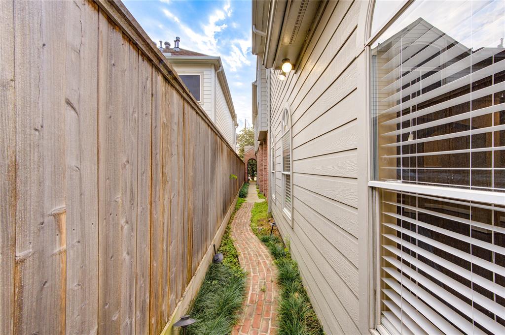 610 Detering Street