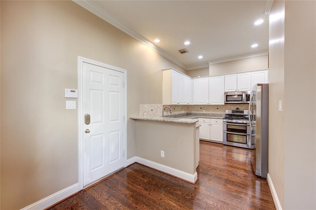 610 Detering Street