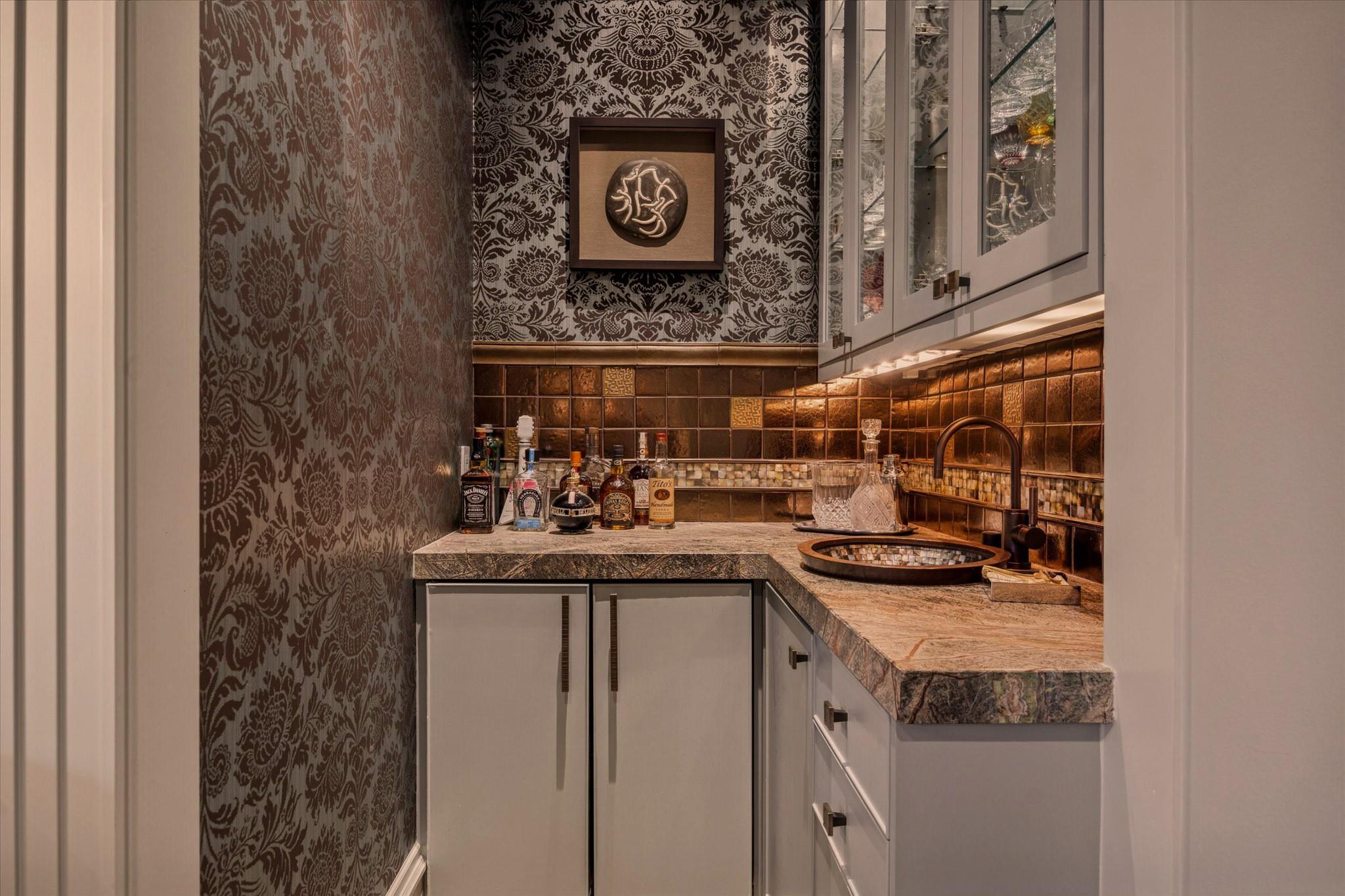 1225 Place Royale Way