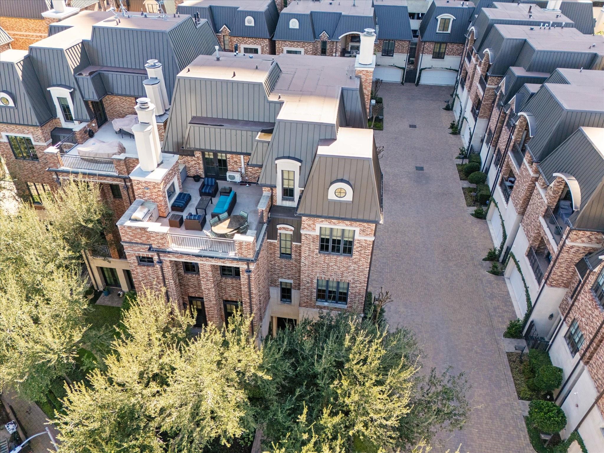 1225 Place Royale Way