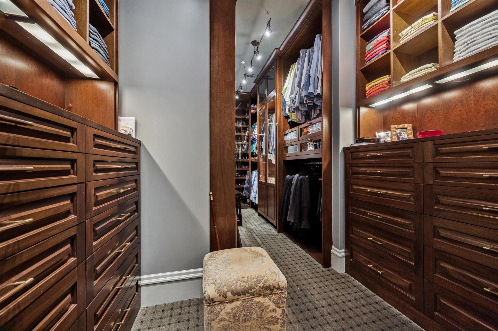 1225 Place Royale Way