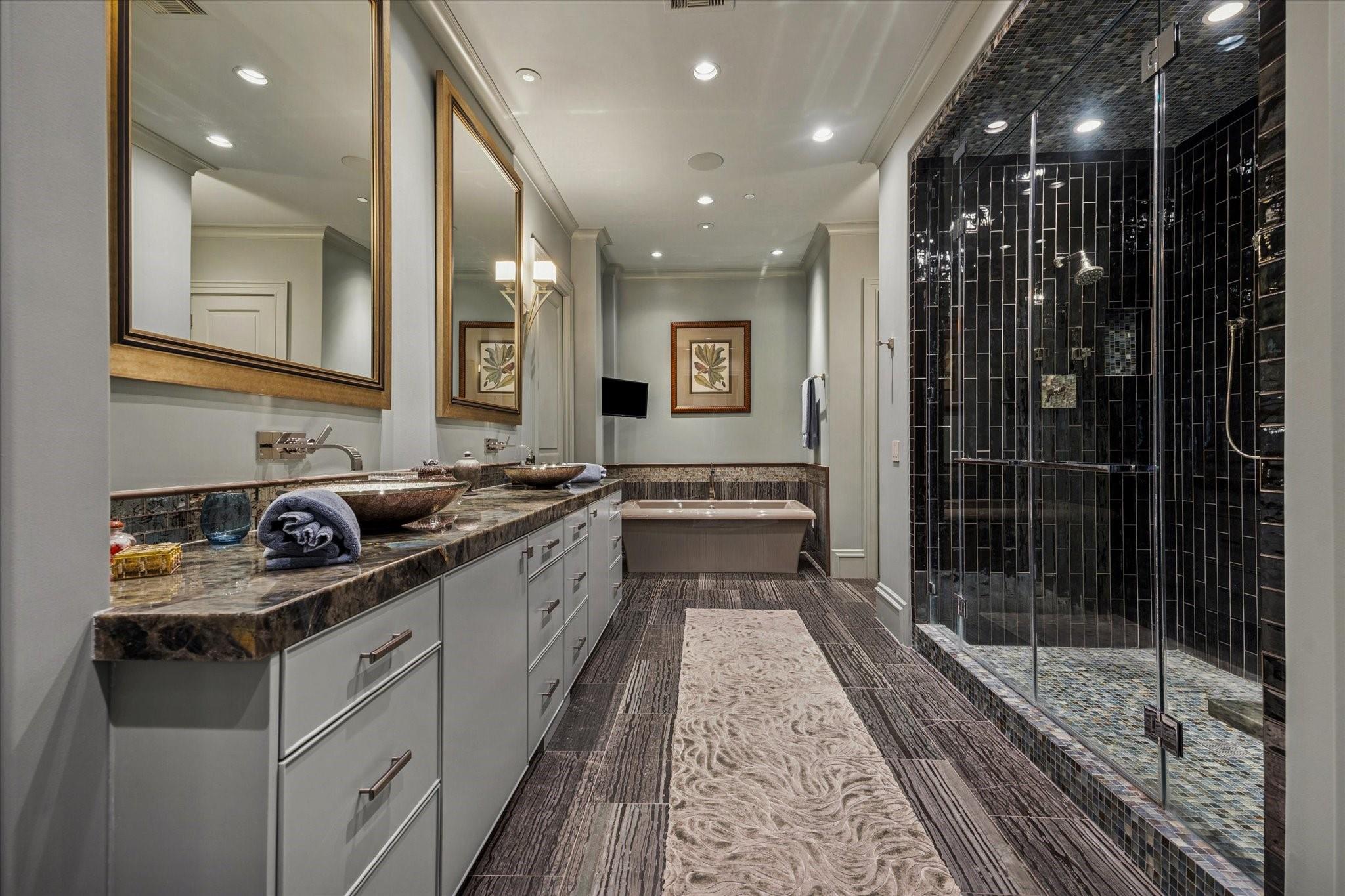 1225 Place Royale Way