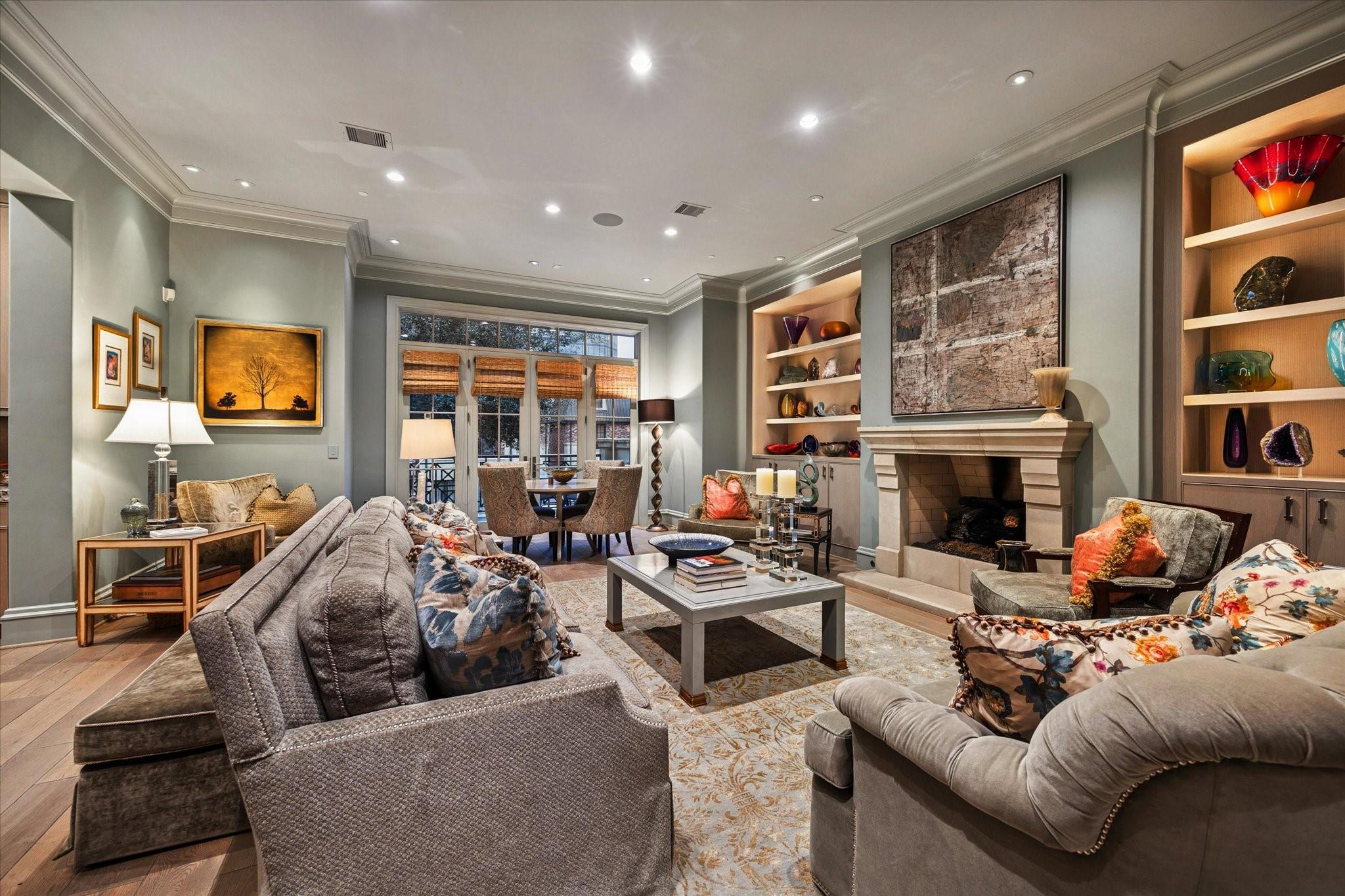 1225 Place Royale Way