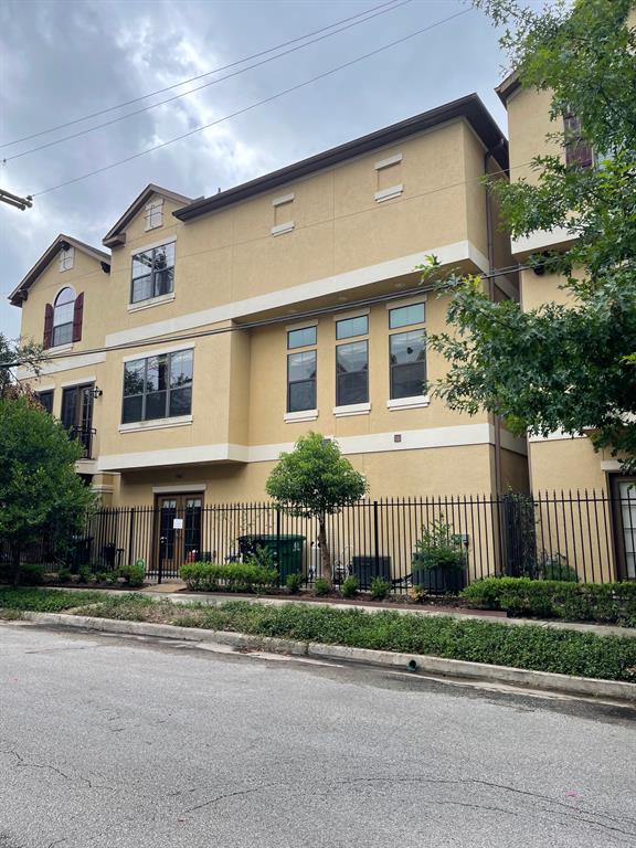 1967 Indiana Street