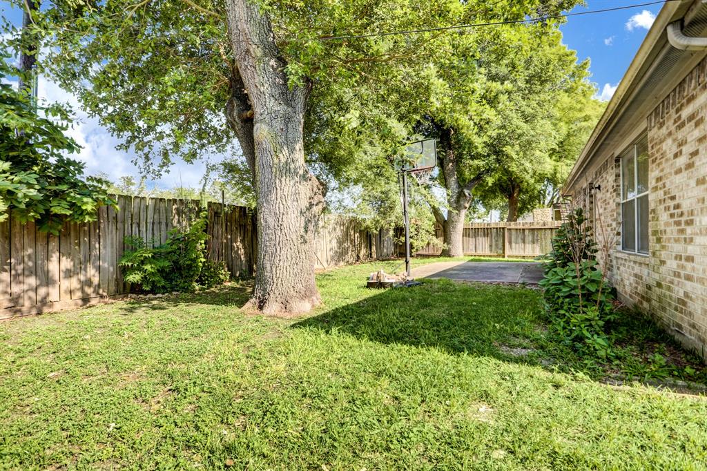 11718 N Evelyn Circle