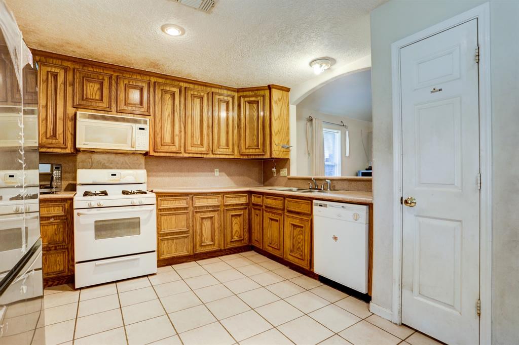 11718 N Evelyn Circle