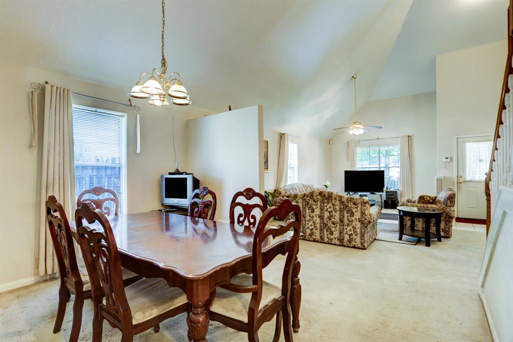 11718 N Evelyn Circle