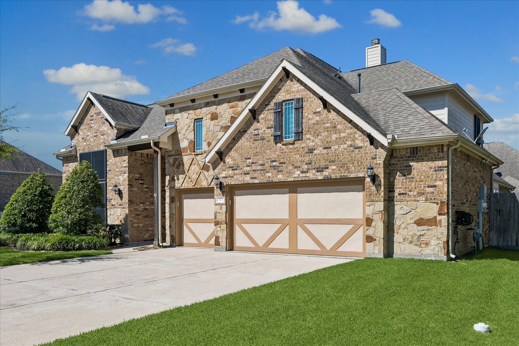 323 W Bend Drive