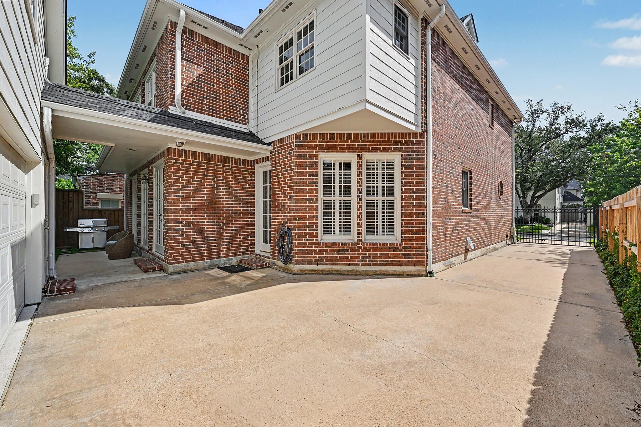 5808 Fordham Street