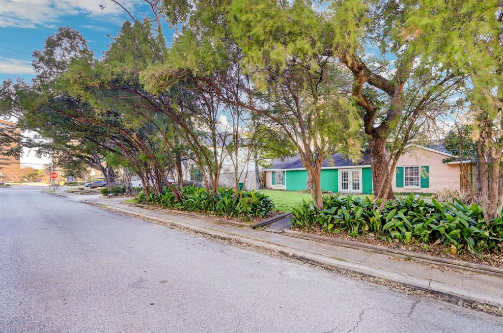 5440 Del Monte Drive