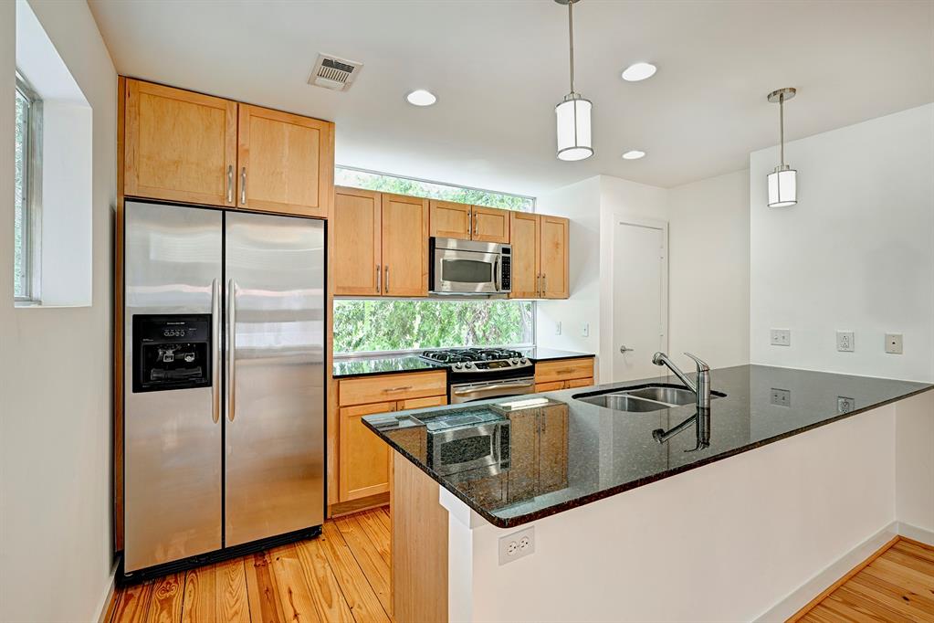 1716 W Dallas Street # 9