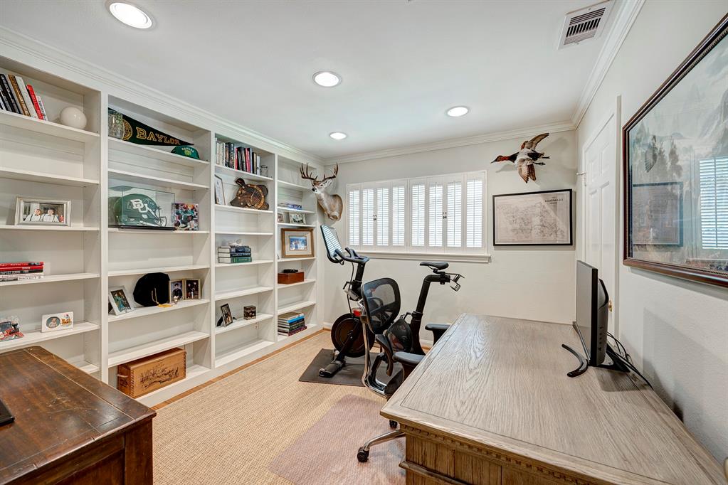 6236 Terwilliger Way