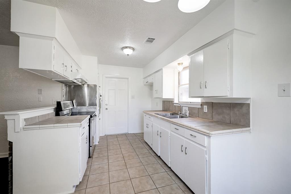 4630 Trail Lake Drive