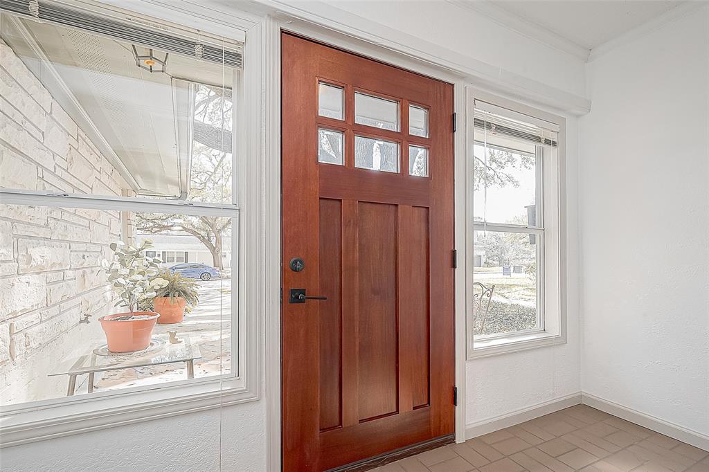 3306 Blue Bonnet Boulevard