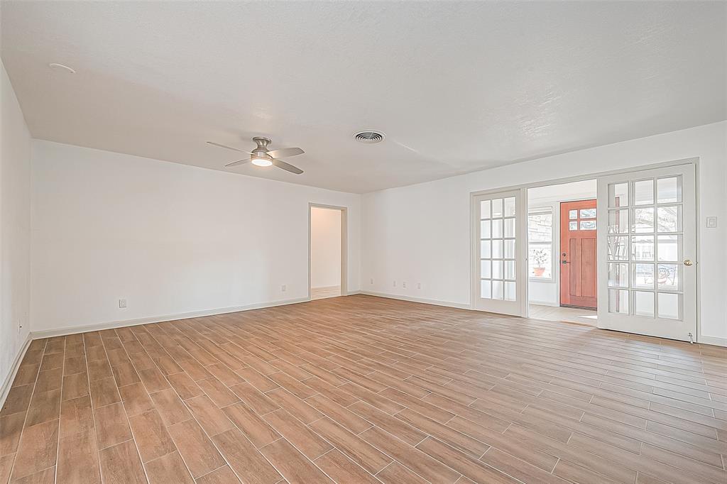 3306 Blue Bonnet Boulevard