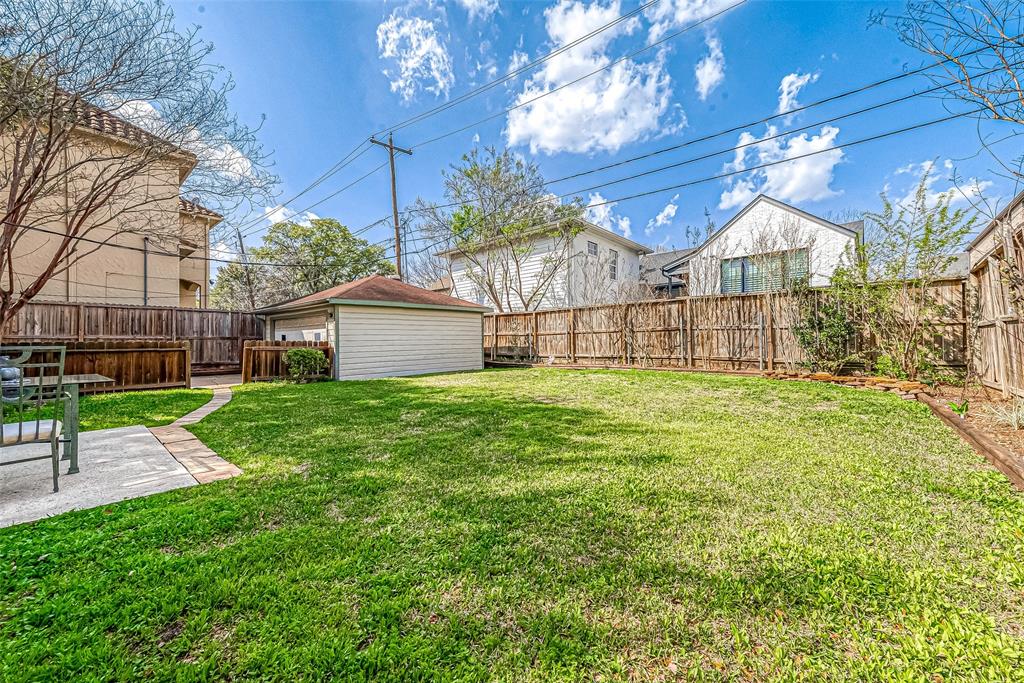 3306 Blue Bonnet Boulevard