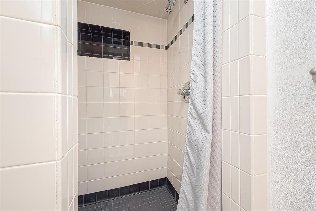 3306 Blue Bonnet Boulevard