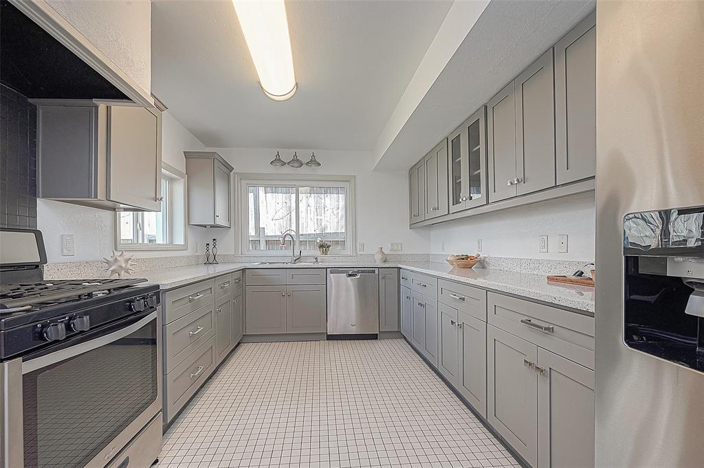 3306 Blue Bonnet Boulevard