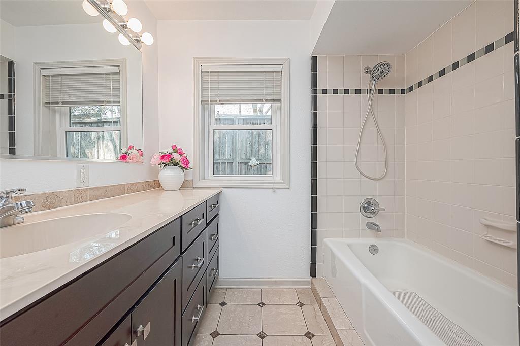 3306 Blue Bonnet Boulevard