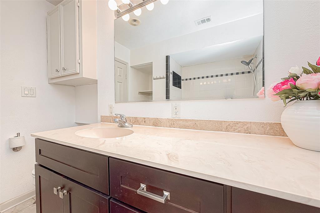 3306 Blue Bonnet Boulevard