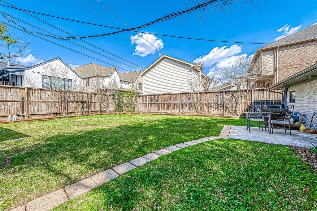 3306 Blue Bonnet Boulevard