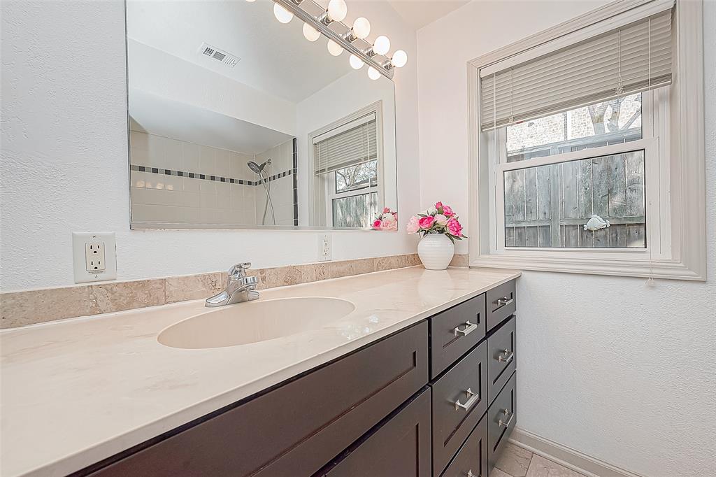 3306 Blue Bonnet Boulevard