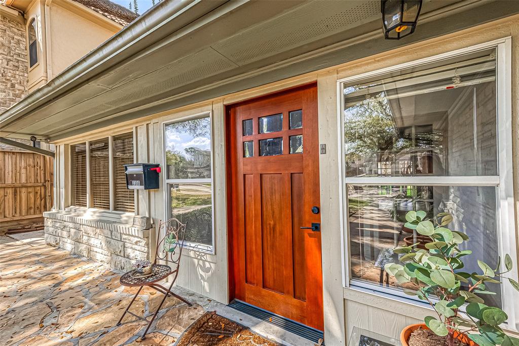 3306 Blue Bonnet Boulevard