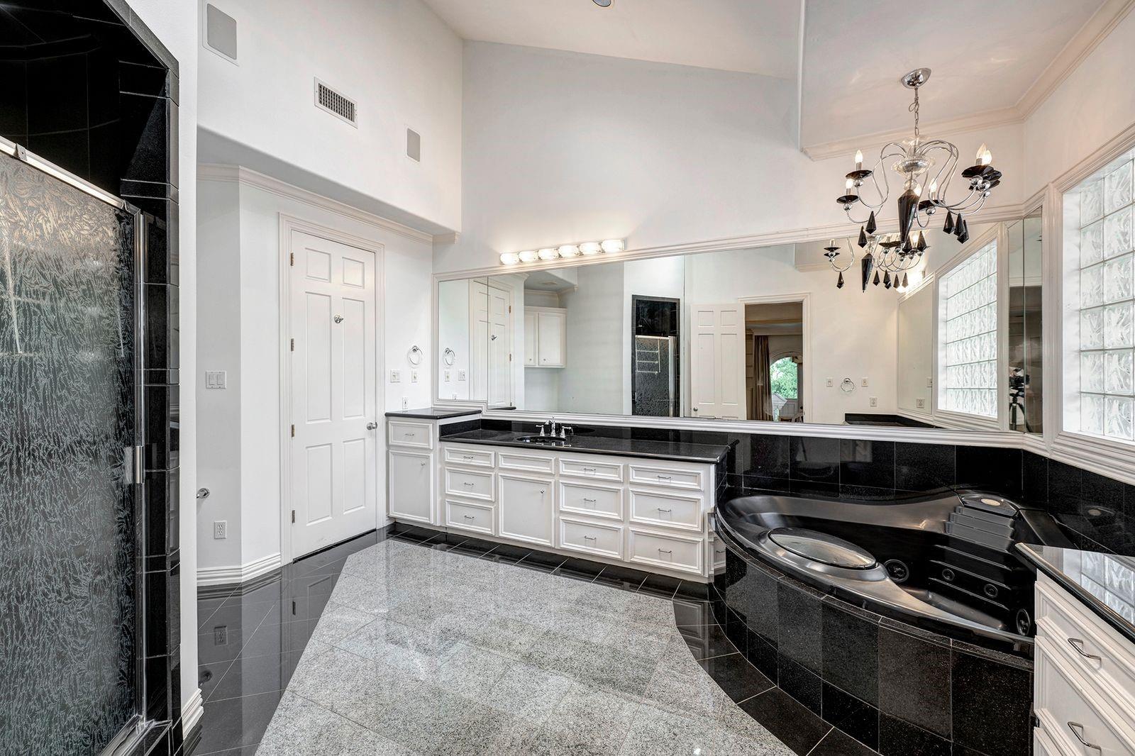 1221 Wynden Court