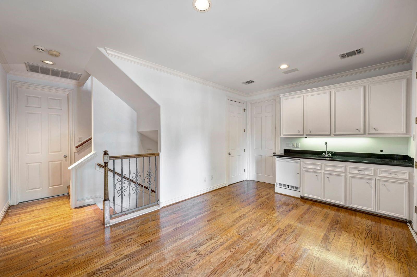1221 Wynden Court