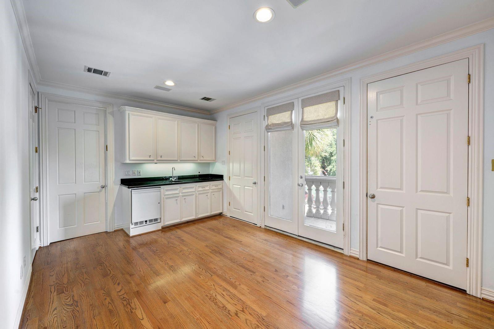 1221 Wynden Court