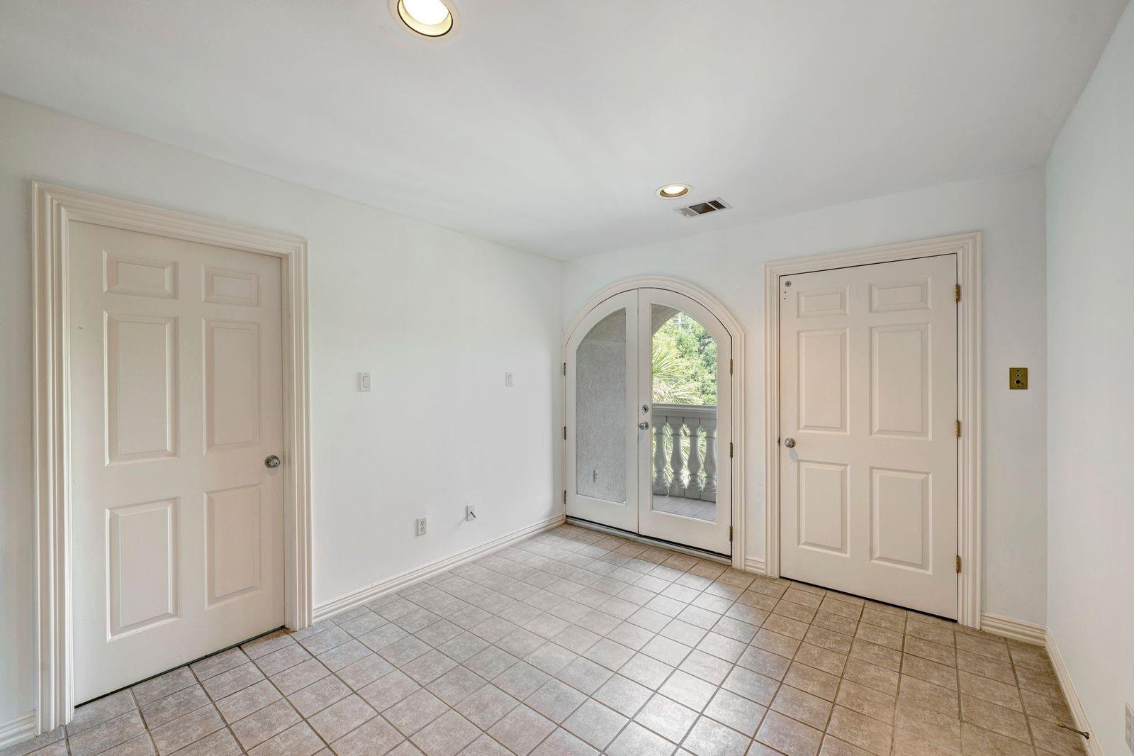 1221 Wynden Court