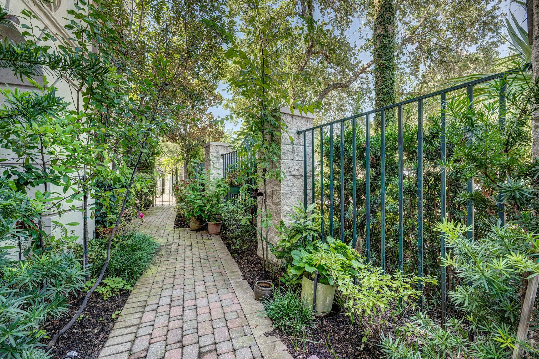 1221 Wynden Court