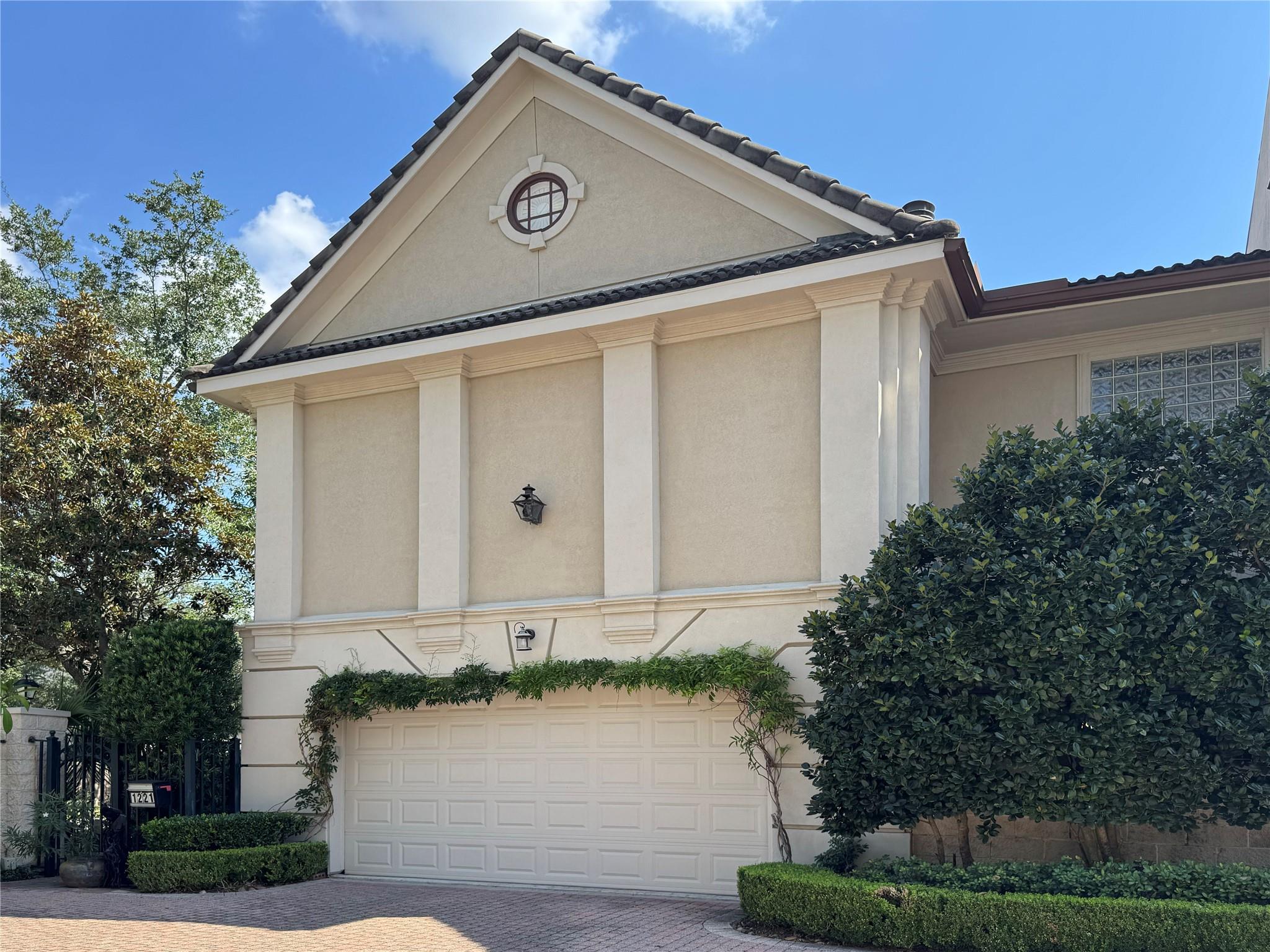 1221 Wynden Court