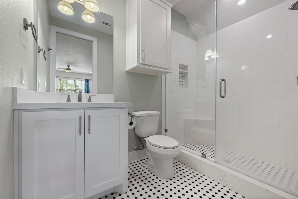 5345 Larkin