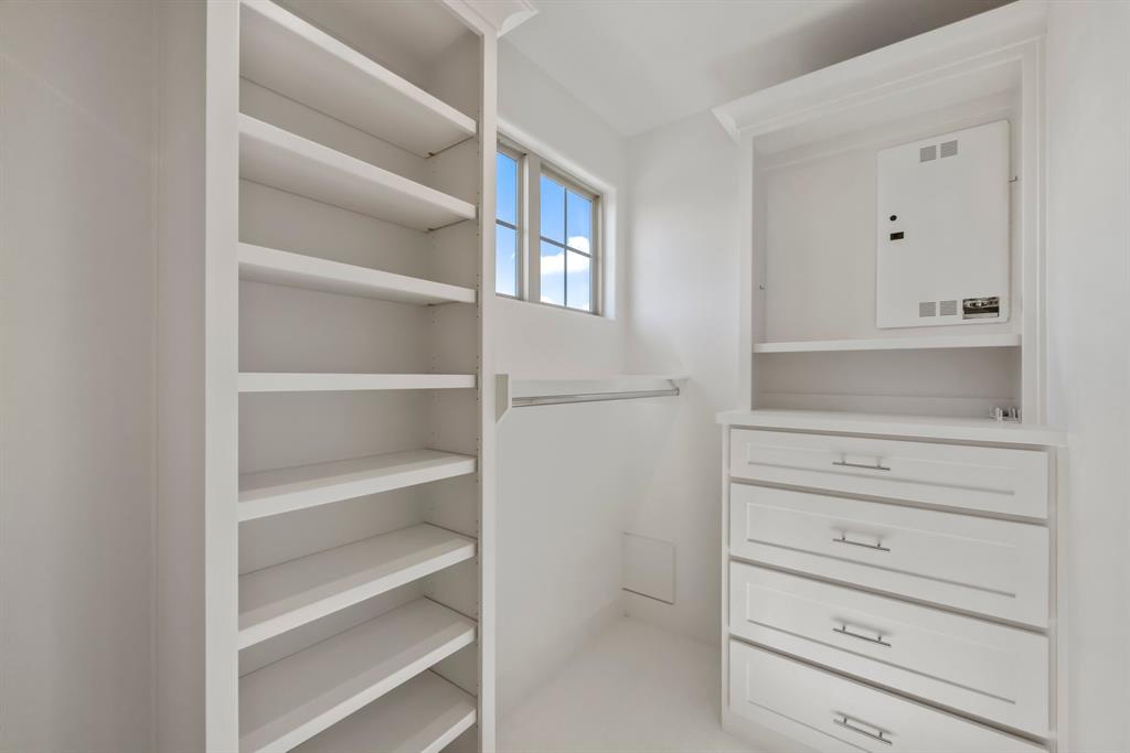 5345 Larkin