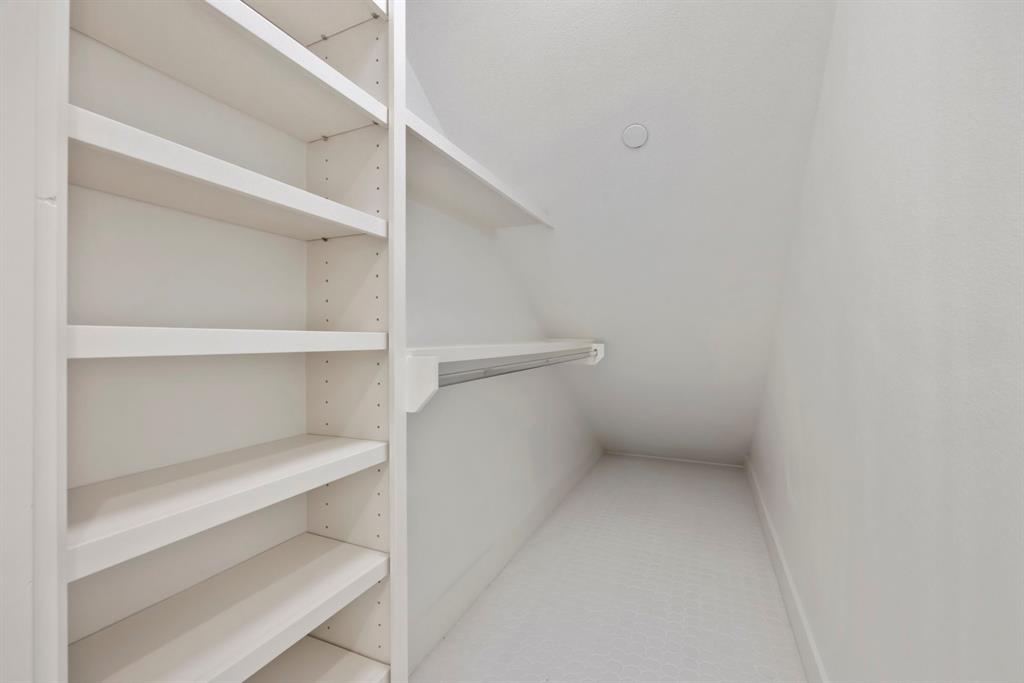 5345 Larkin