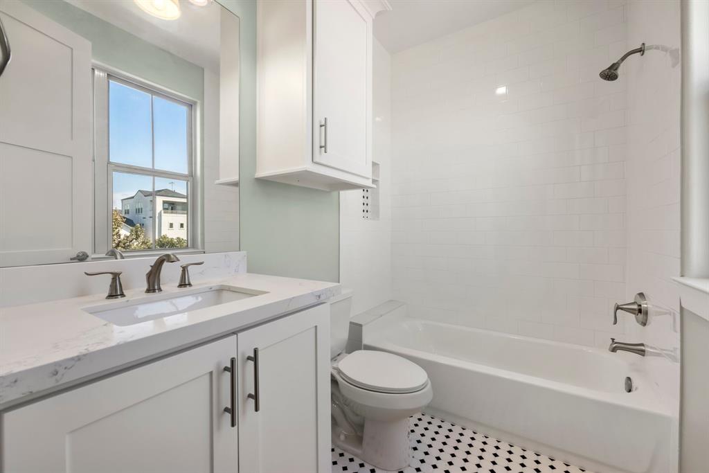 5345 Larkin