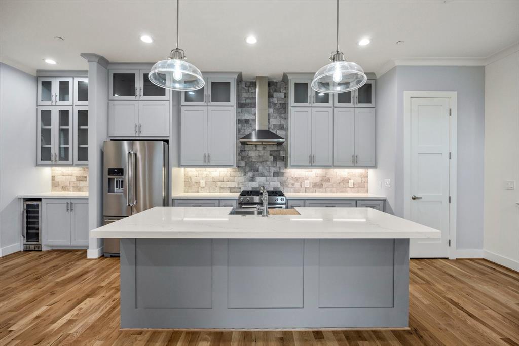 5345 Larkin