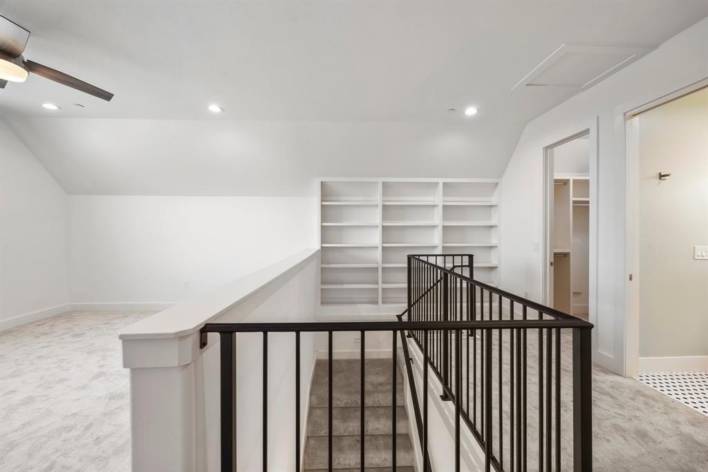 5345 Larkin