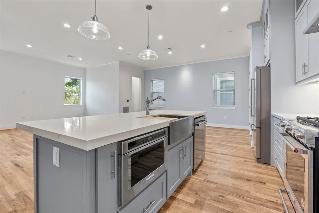 5345 Larkin