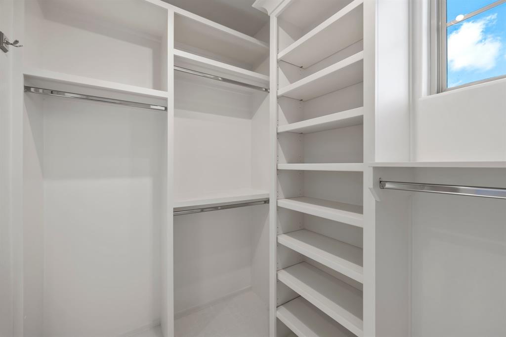 5345 Larkin