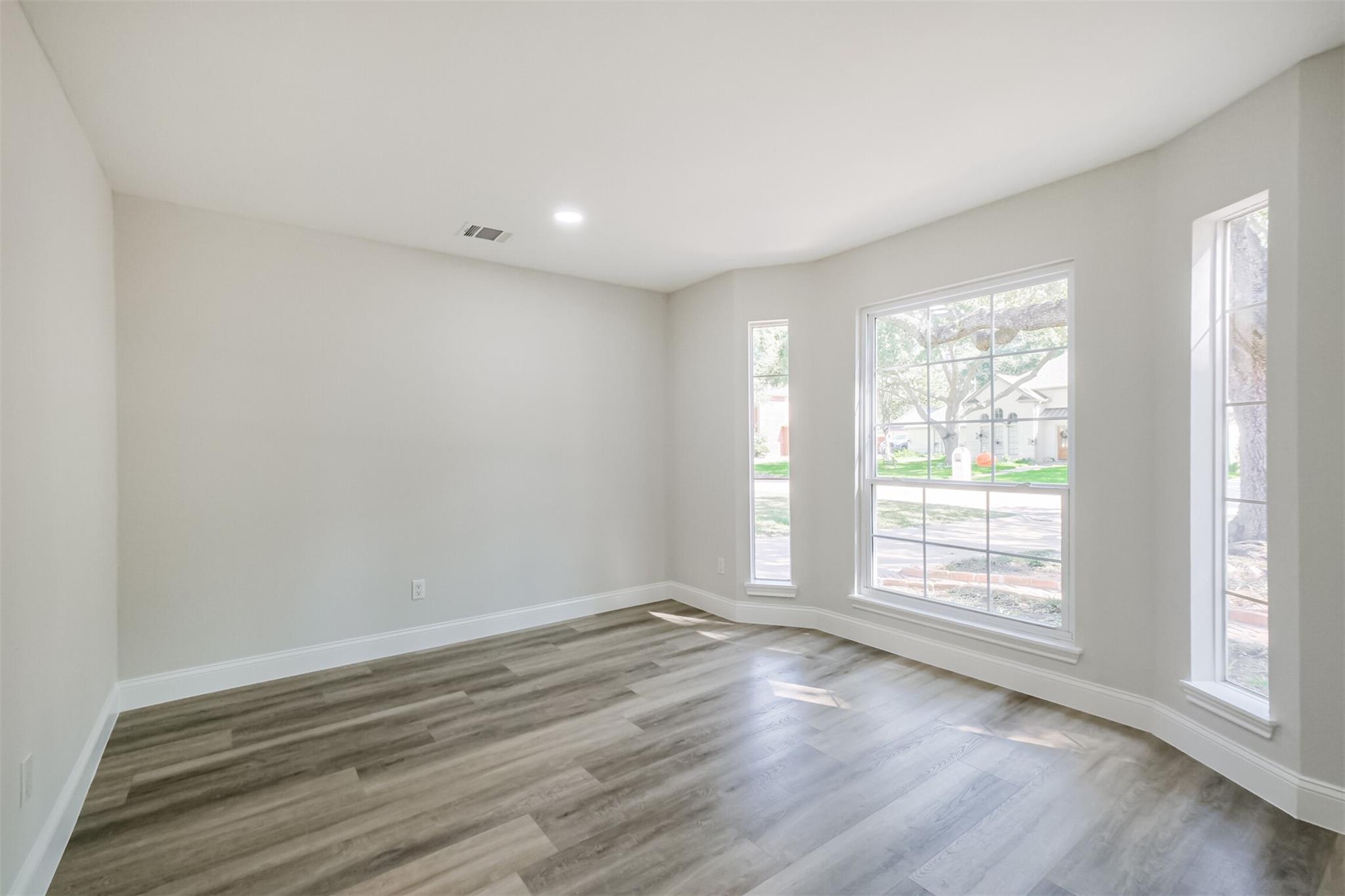 1222 Kempsford Drive