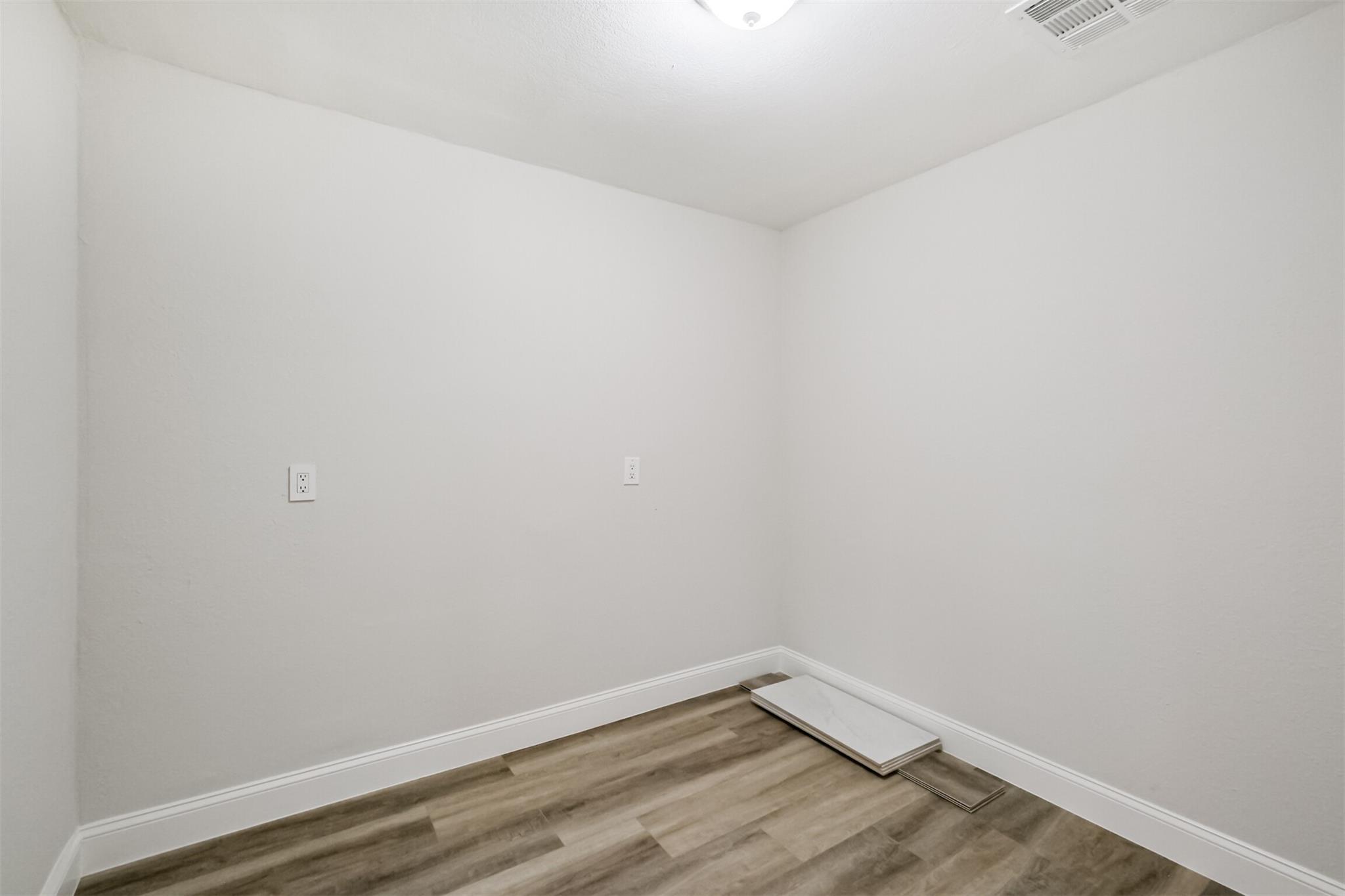 1222 Kempsford Drive