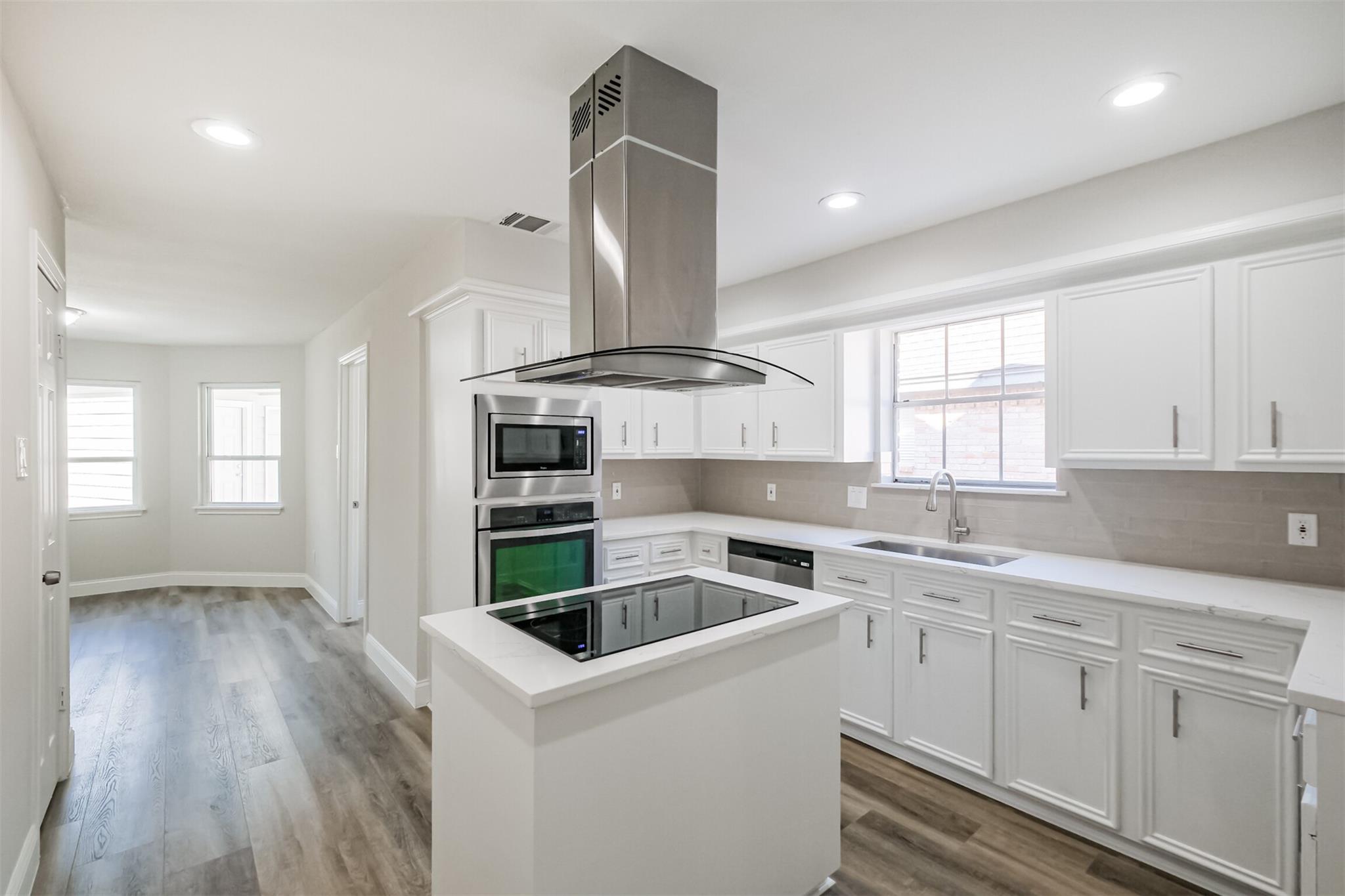 1222 Kempsford Drive