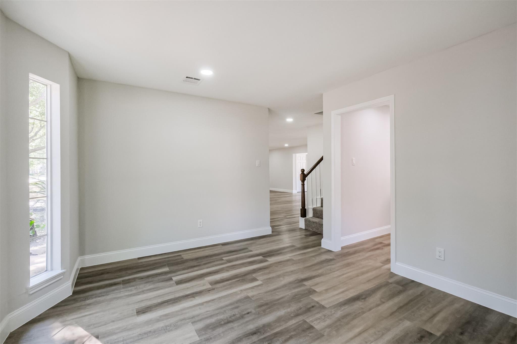 1222 Kempsford Drive