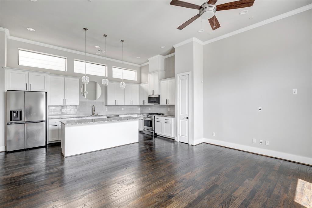 930 W 22nd Street