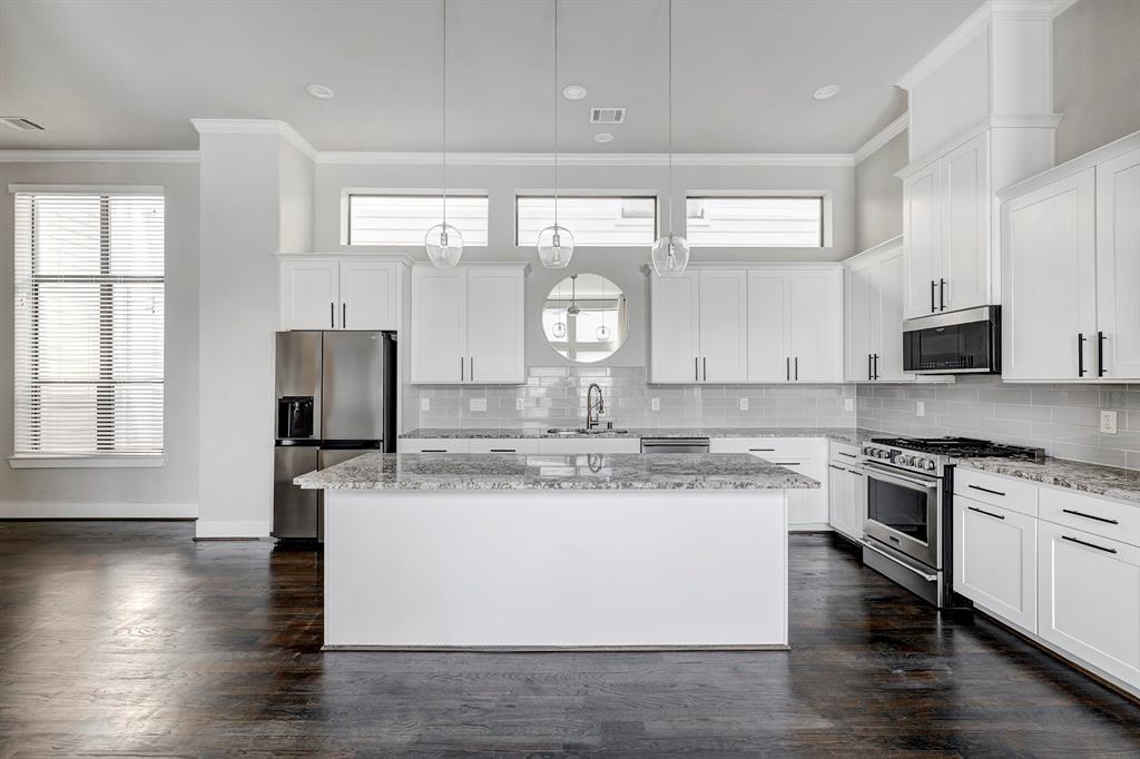 930 W 22nd Street
